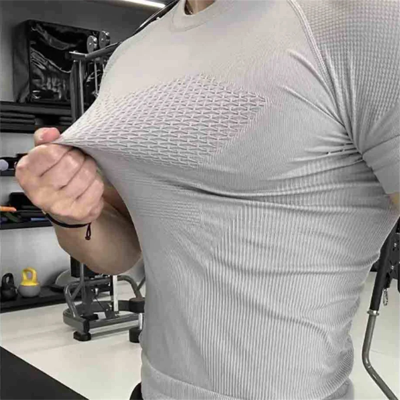 Summer Men Compression Gym Running T Shirt Breathable Short Sleeve T-Shirt Man Casual Tops Seamless Fitness Shirts Man Clothes
