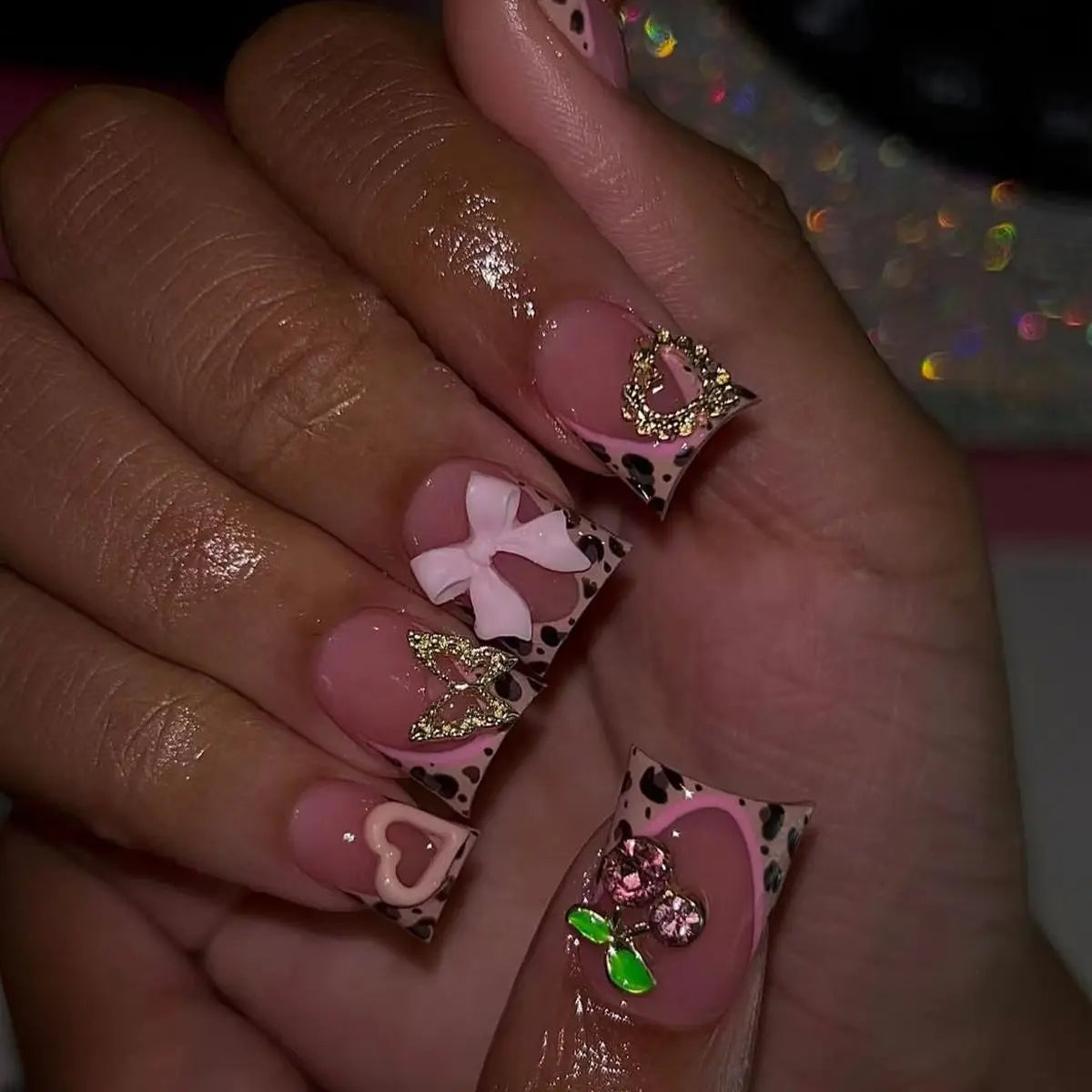 24pcs Press-On Nails – Duckbill Leopard Print with 3D Bowknots & Butterfly | أظافر مزيفة فاخرة