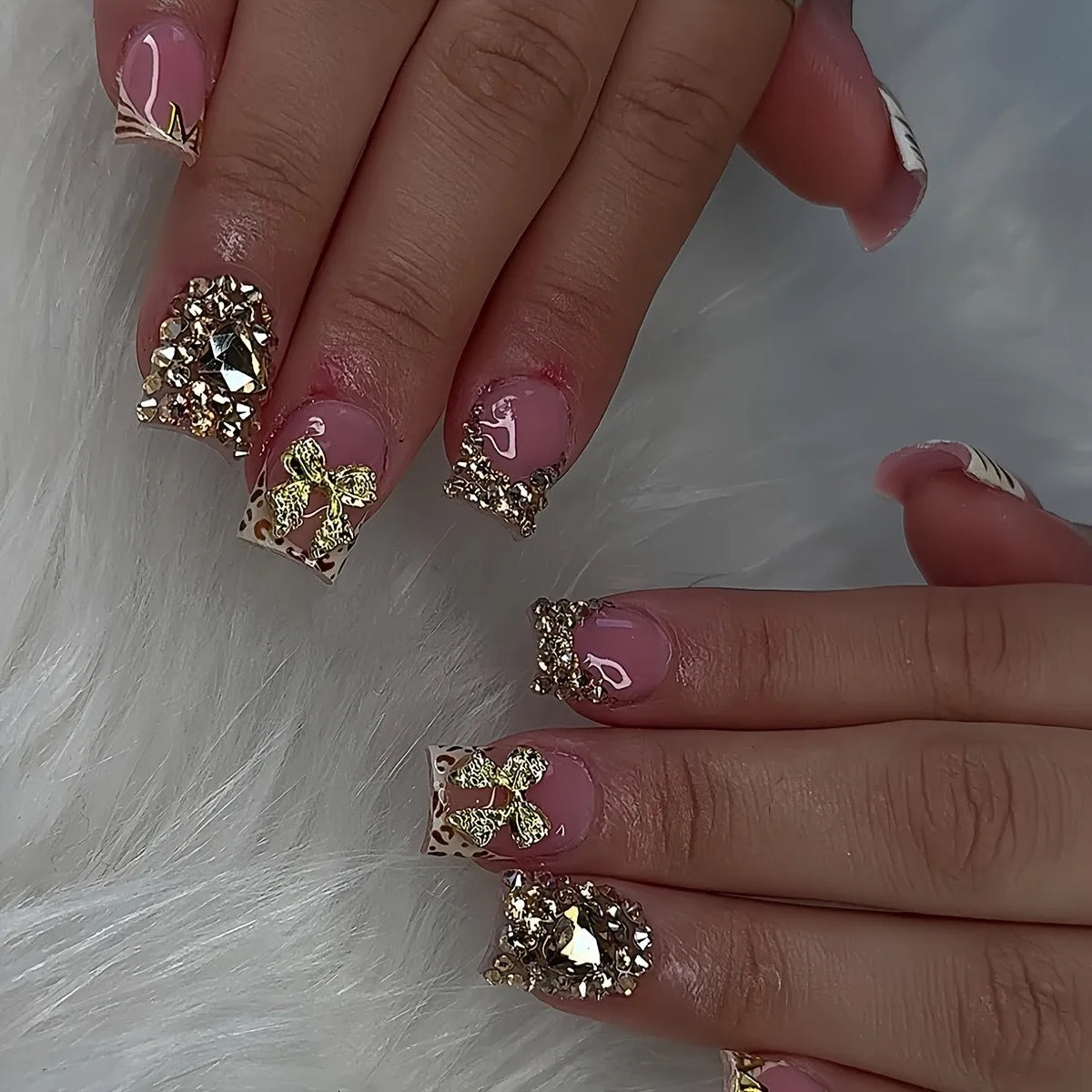 24pcs Press-On Nails – Duckbill Leopard Print with 3D Bowknots & Butterfly | أظافر مزيفة فاخرة