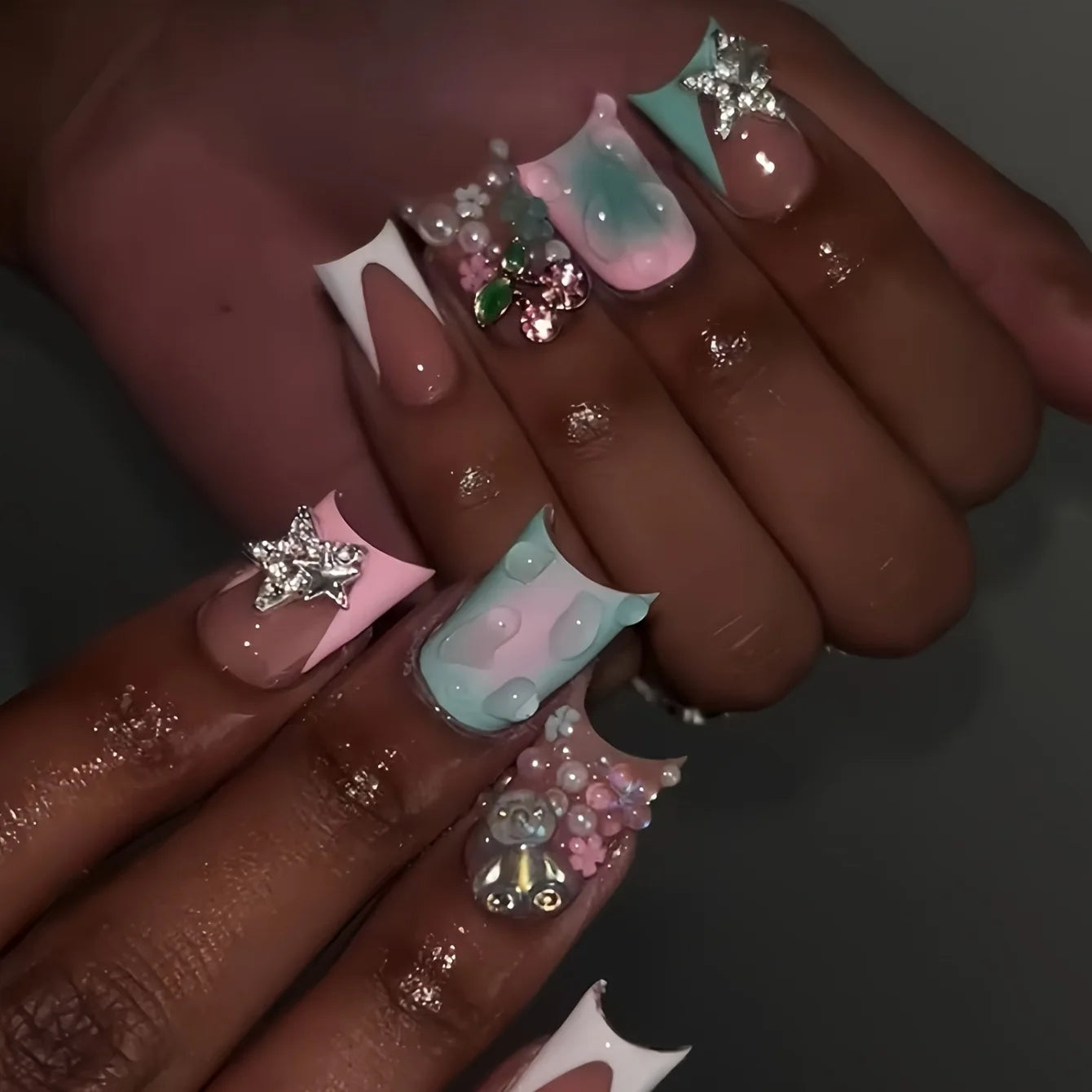 24pcs Press-On Nails – Duckbill Leopard Print with 3D Bowknots & Butterfly | أظافر مزيفة فاخرة