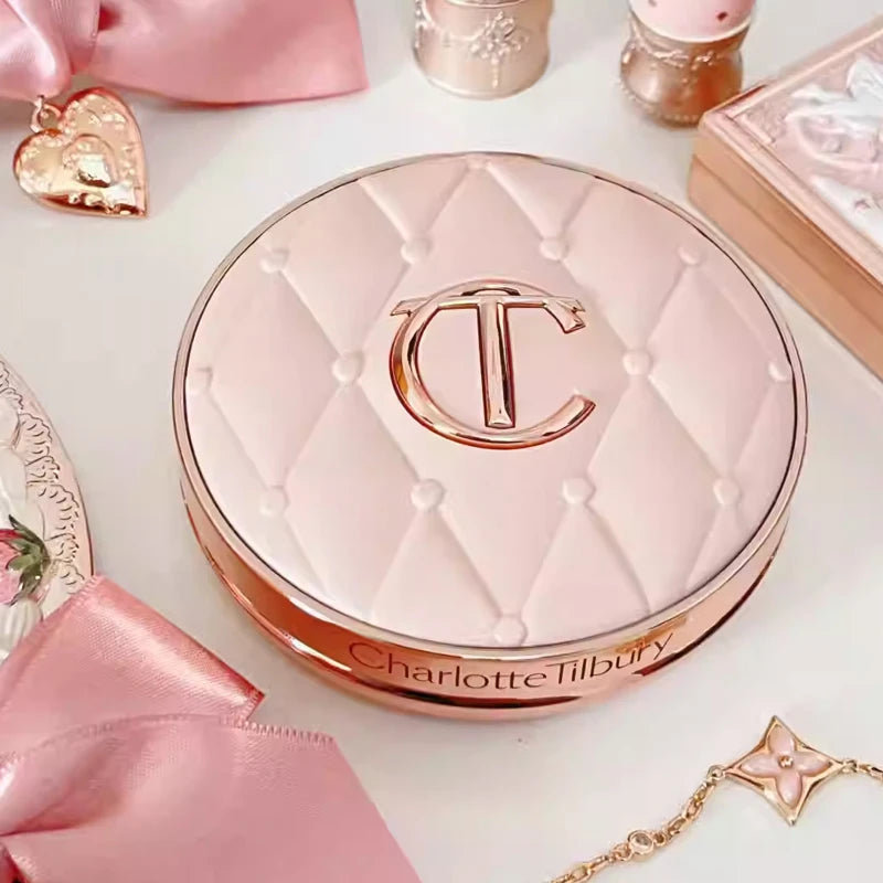 كوشن فاونديشن Charlotte Tilbury خفيف ومرطب | Charlotte Tilbury CT Cushion Foundation Long-Lasting