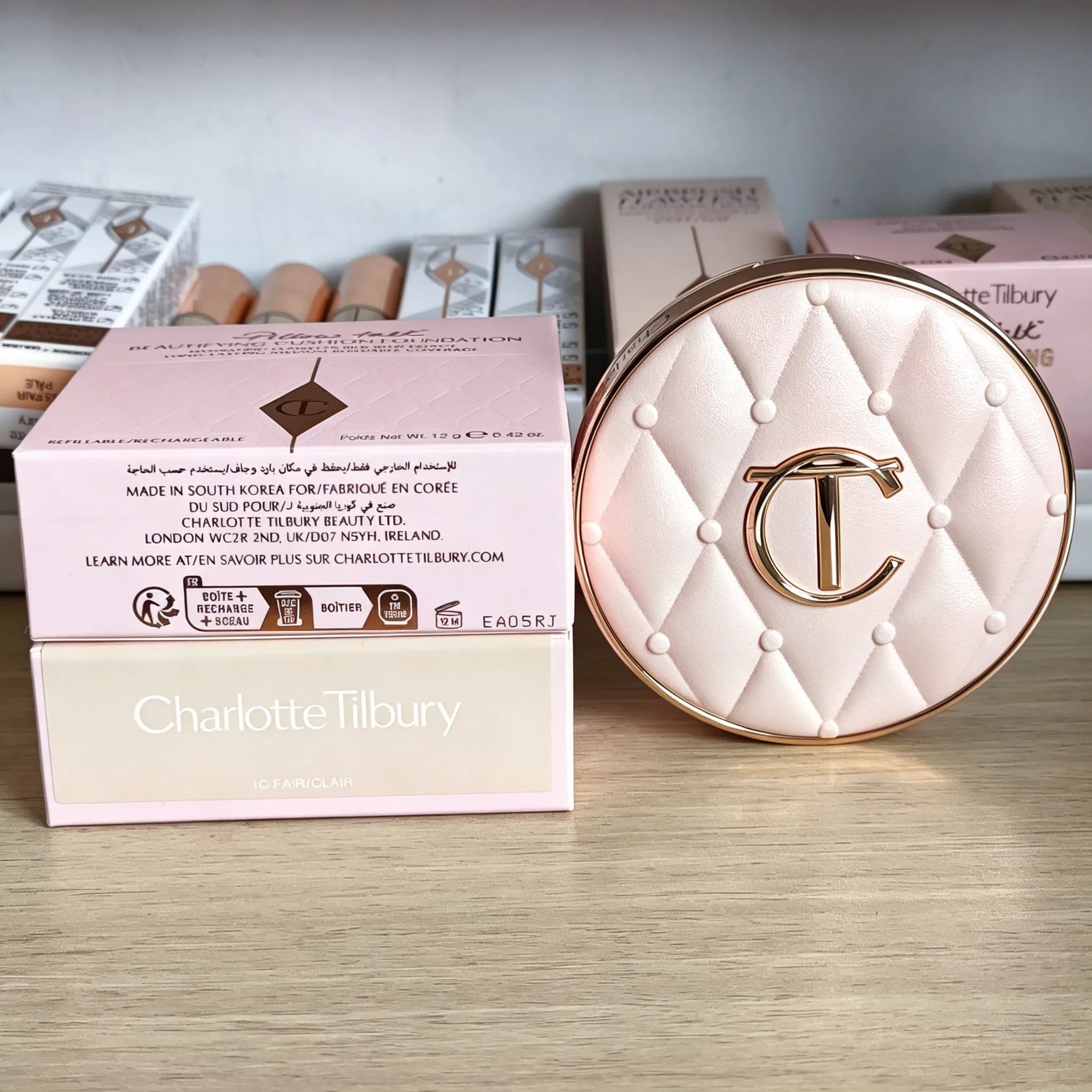 كوشن فاونديشن Charlotte Tilbury خفيف ومرطب | Charlotte Tilbury CT Cushion Foundation Long-Lasting