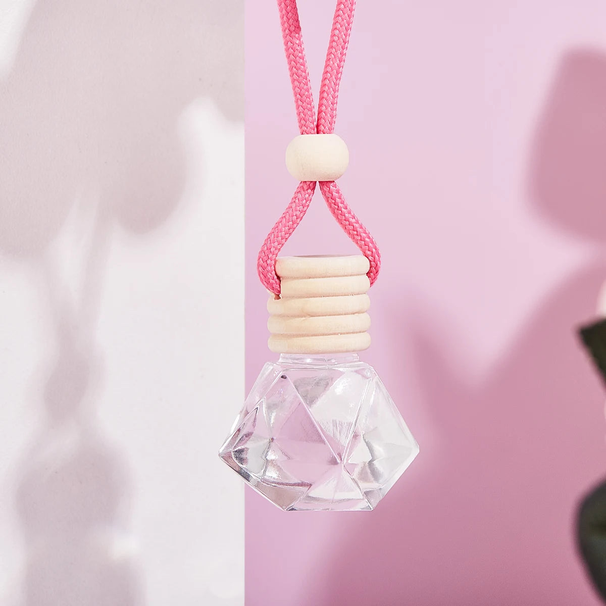 معطر سيارة وردي فاخر معلق لتعطير السيارة وتنقية الهواء | Pink Car Fragrance Pendant Interior Accessories Fresh Air Perfume