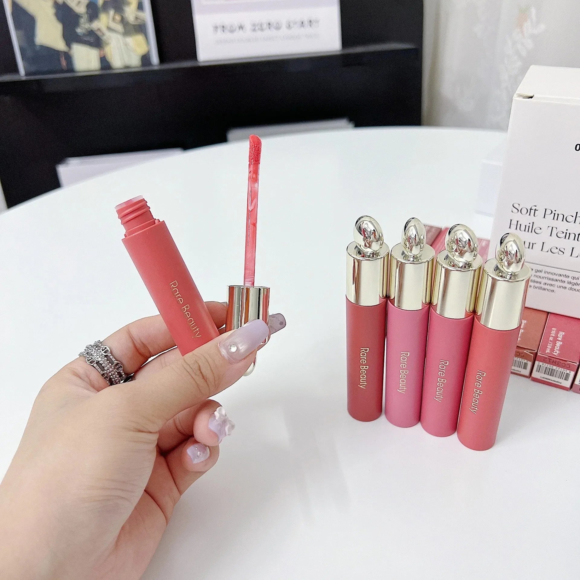 بلش وجلوس شفاه Rare Beauty مشرق وأنيق مع علبة | Rare Beauty Blush Lip Gloss Brightening Silky Contour Makeup