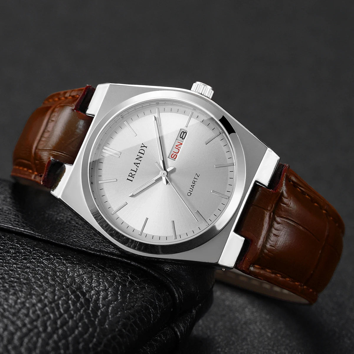 Fashion Men Business Watches Calendar Quartz Watch Casual Leather Strap Wristwatches Reloj Hombre（Without Box）